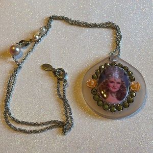 Tarina Tarantino Wizard of Oz Glenda Necklace